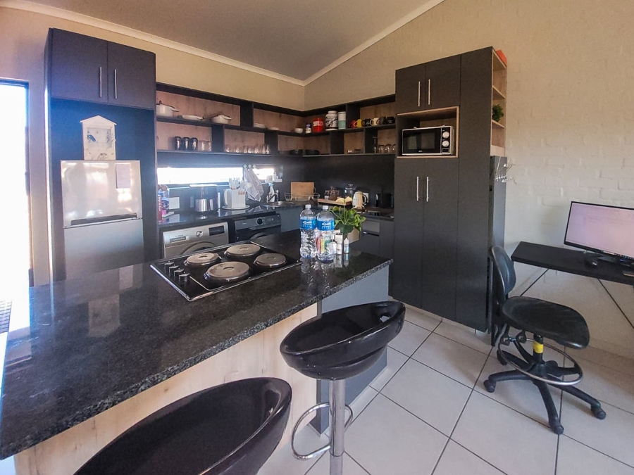 2 Bedroom Property for Sale in Van Der Hoff Park North West